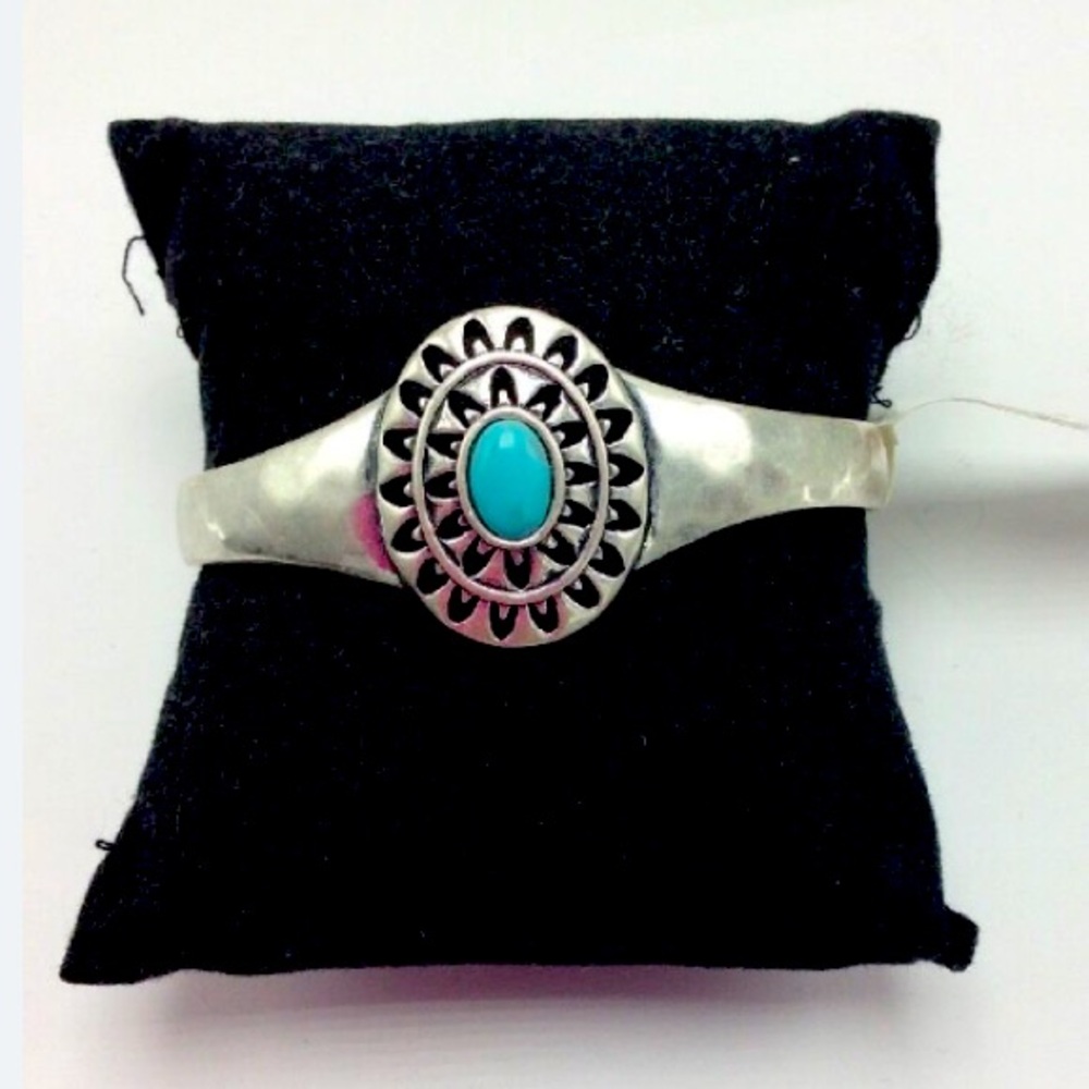 Lucky Brand / Turquoise Stone Cuff Bracelet EUC